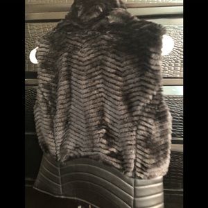 Fur vest